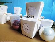 Adventskalender aus Take-Out-Boxen
