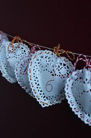 Adventskalender aus Tortenspitze