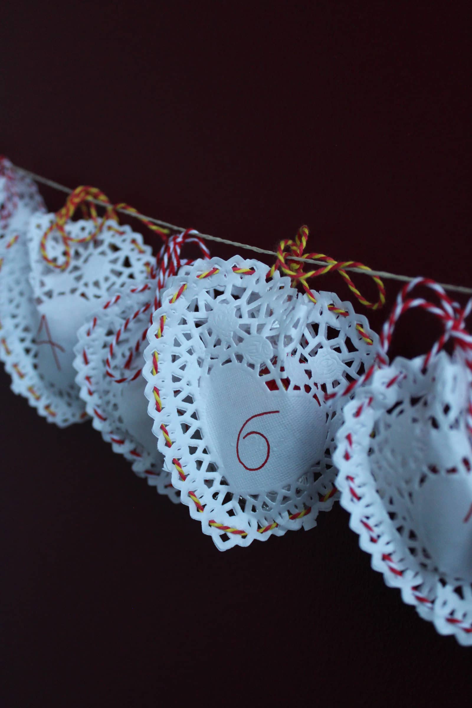 Adventskalender aus Tortenspitze