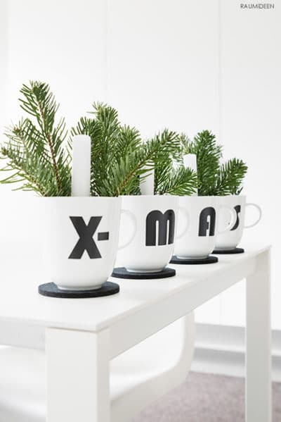 Adventskranz in Tassen