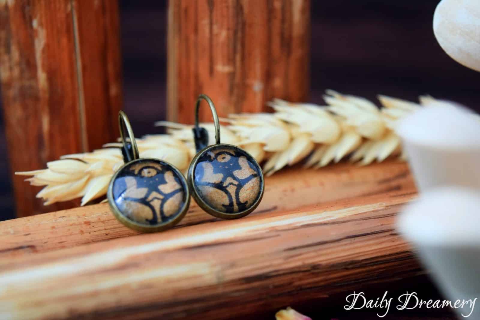 Cabochon-Ohrringe mit Papier oder Blüten