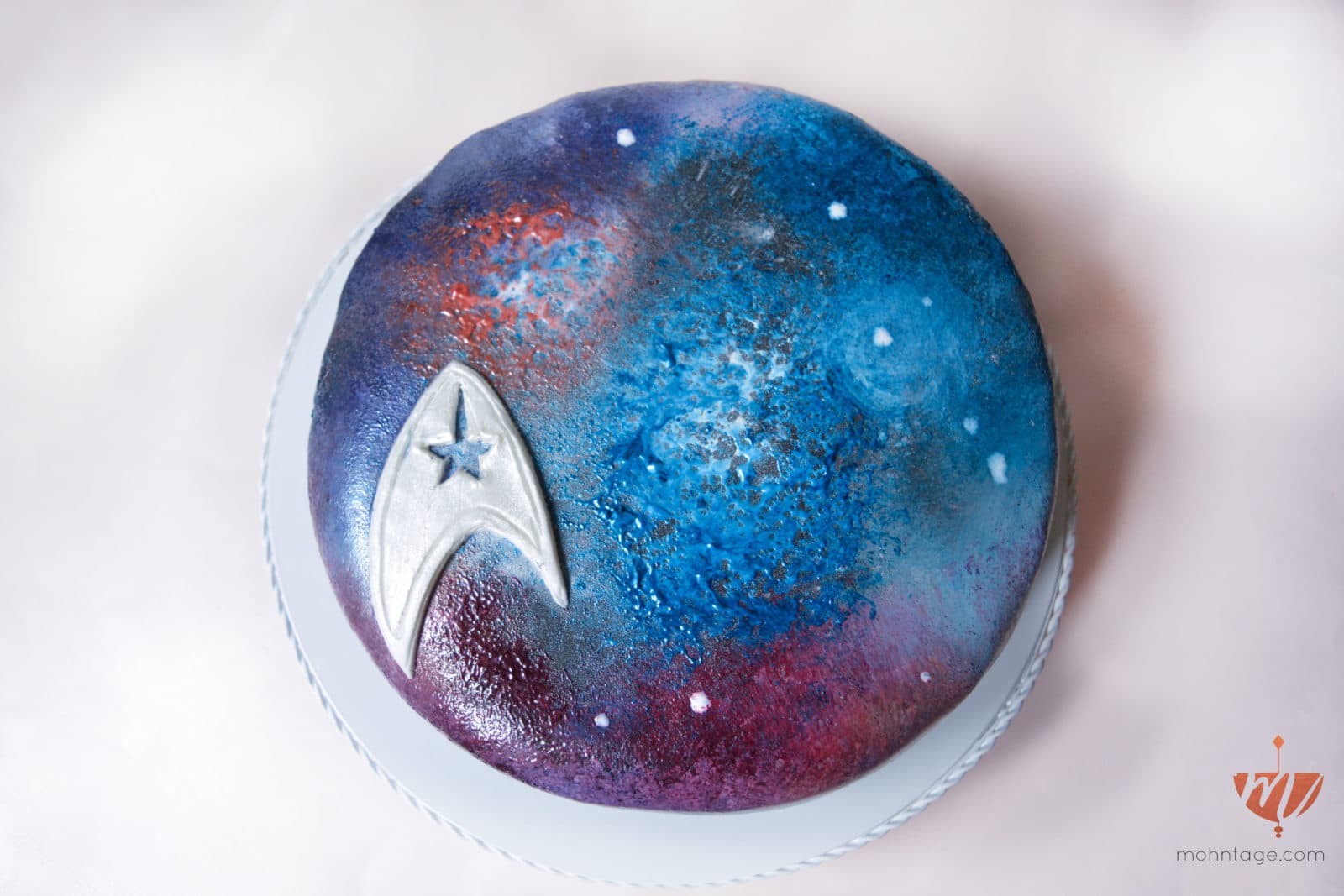 Dark Velvet Galaxy Cake à la Star Trek … Resistance is futile – Mohntage