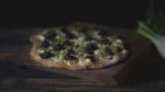 Fenchel Brombeer Pizza mit Ziegenkäse und Waldhonig