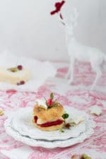 „Mini-Bagel mit rote Beete-Pesto & Weichkäse!“
