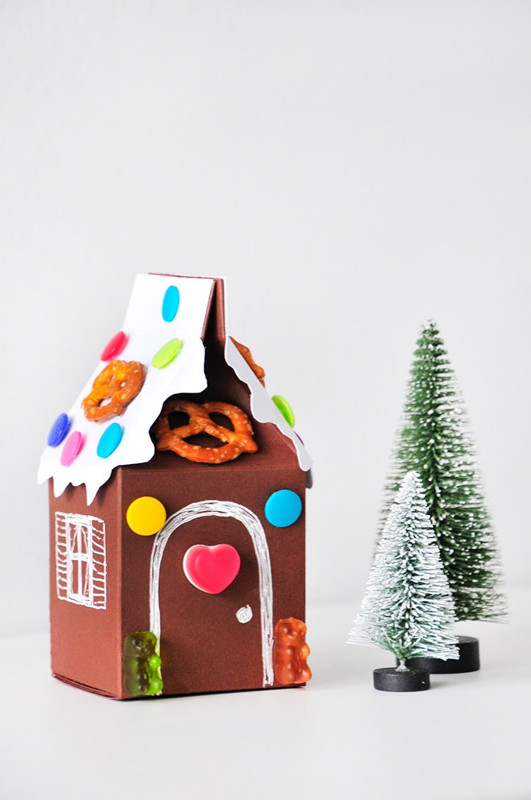 DIY Lebkuchenhaus aus Fotokarton – eine „zuckersüße“ Geschenkverpackung ;-)