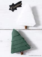 Servietten falten: Tannenbaum