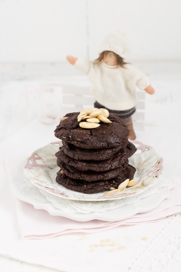 „Vegane Schokoladenkekse mit Mandeln und Nougat!“