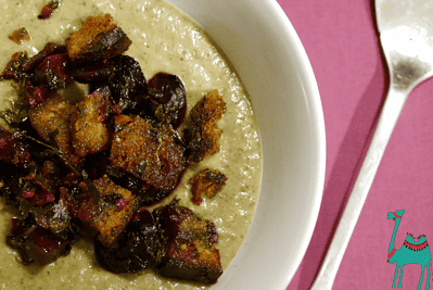 Champignons Velouté mit Rote Beete Croûtons