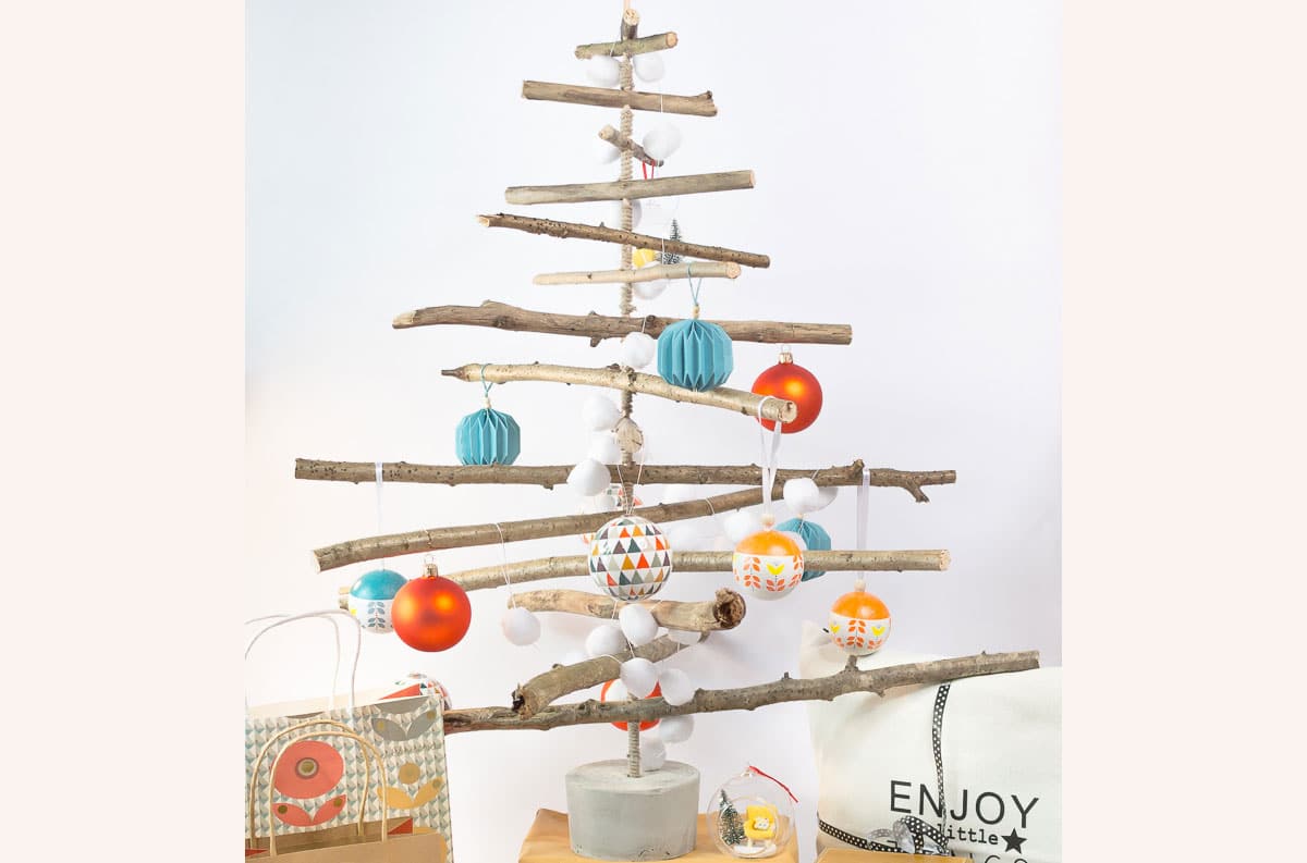 Holzweihnachtsbaum zum Selberschmücken