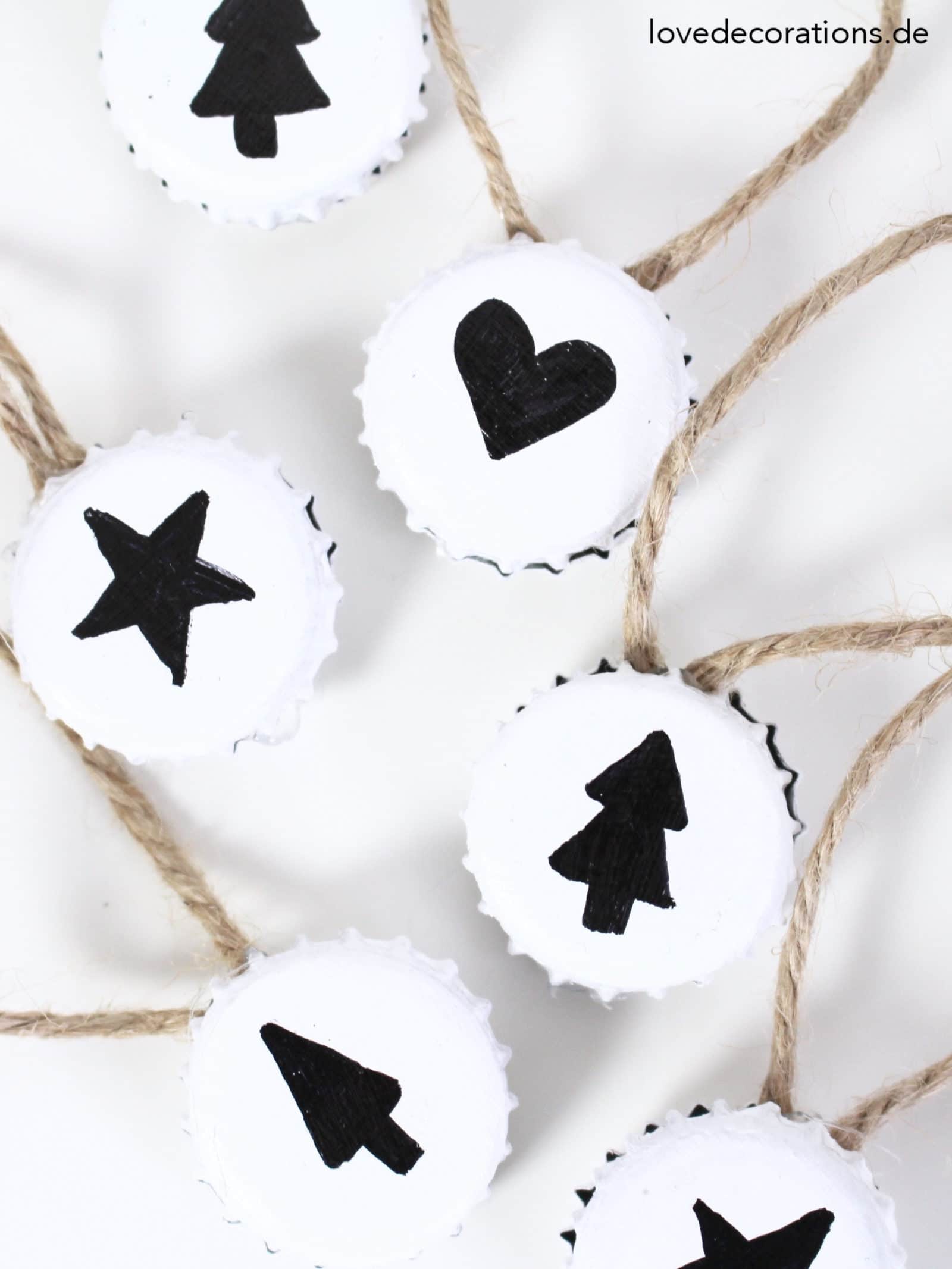 DIY weihnachtliche Anhänger aus Kronkorken