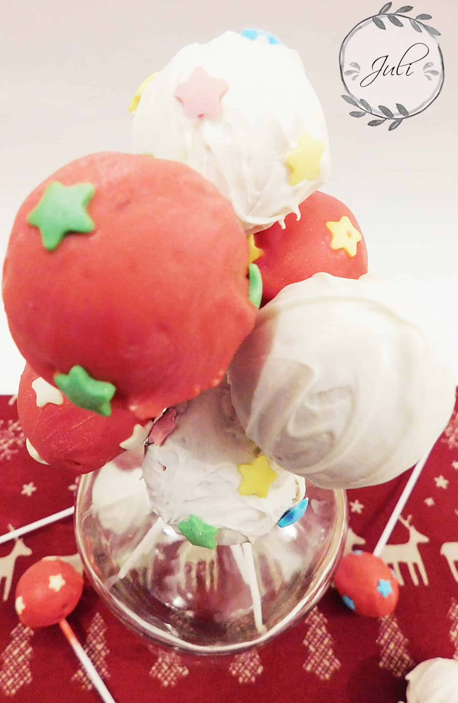Weihnachtliche Cake Pops