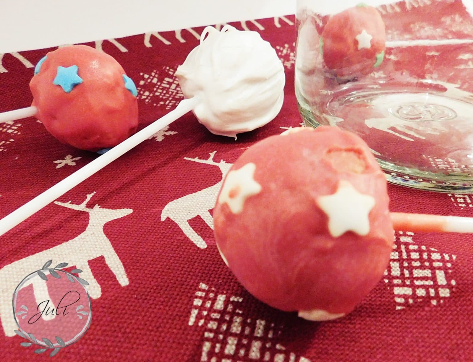 Weihnachtliche Cake Pops