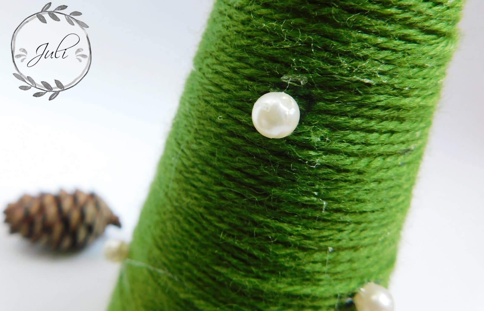 Tannenbaum aus Garn
