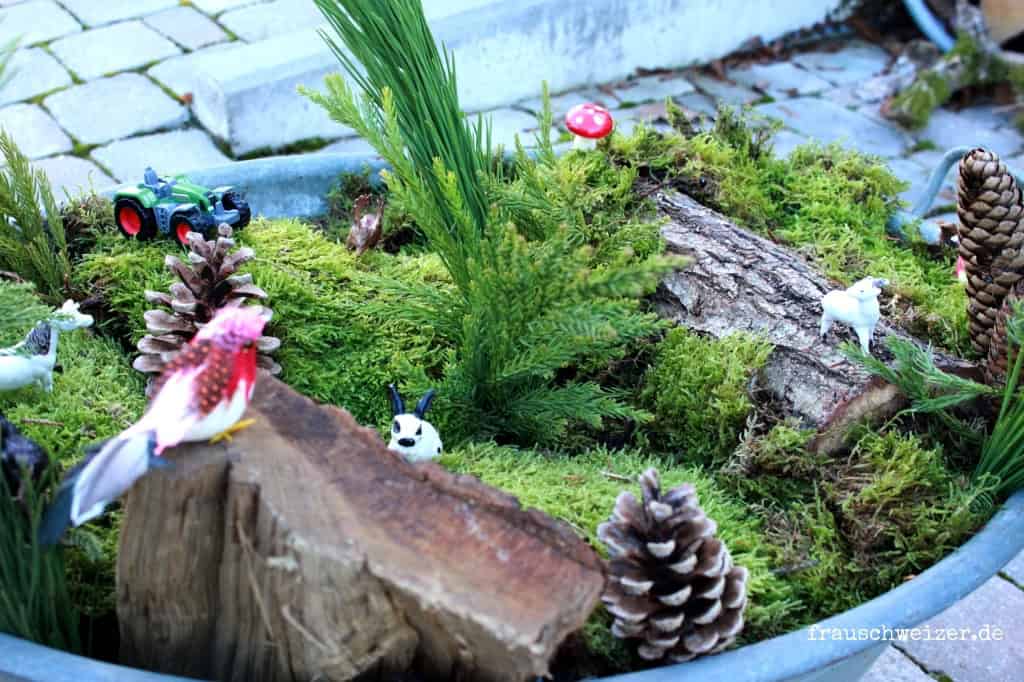 Miniaturlandschaft in einer Zinkwanne