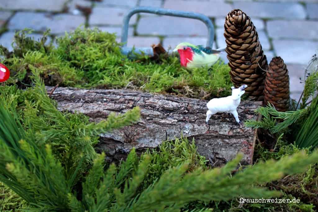 Miniaturlandschaft in einer Zinkwanne