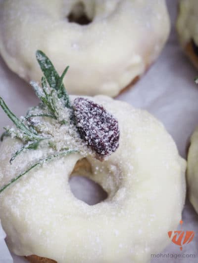 Mistletoe-Donuts mit Cranberries und Rosmarin | Mohntage