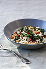 Salat im Winter: Grünkohlsalat mit Hirse, Möhren und Granatapfelkernen