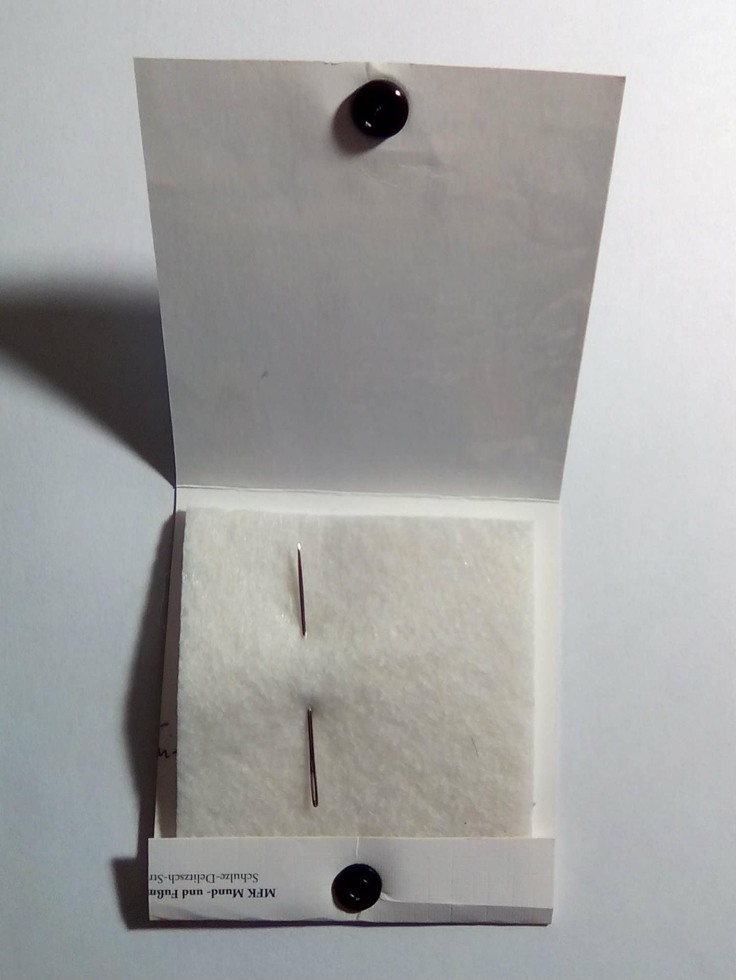 Nadelheftchen aus Postkarten