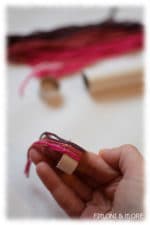 Warme Ohren im Miniformat: DIY Deko-Pudelmützen