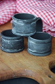 Kleines DIY mit großer AMORE! Serviettenringe zum Selbstbeschriften mit Tafellack und Kreide