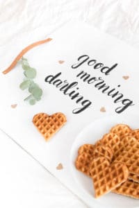DIY Tablett zum Valentinstag - perfekt fürs Frühstück im Bett