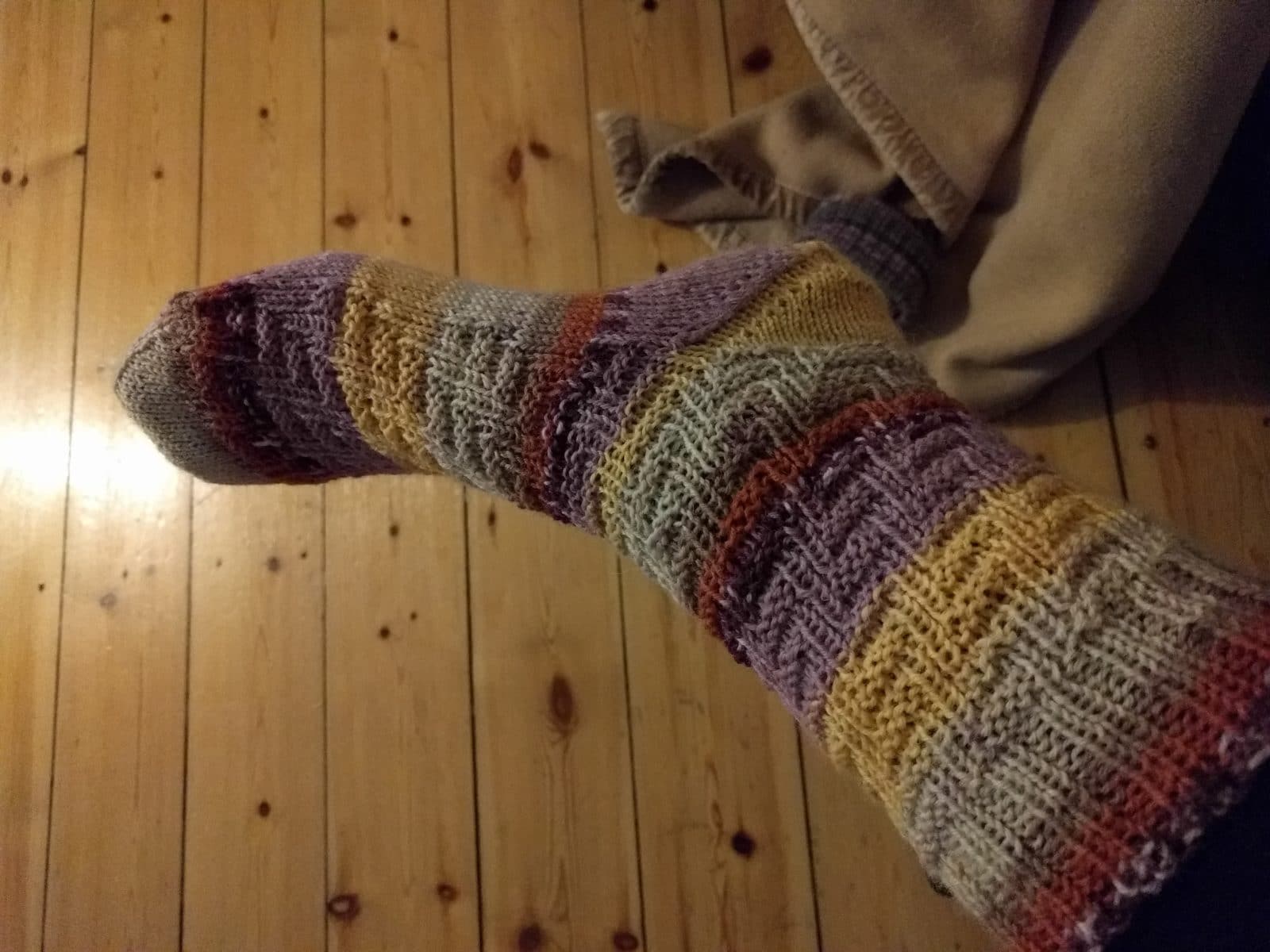 Funny Treppenmuster Socken für gute Laune #addisockenwundercontest