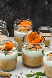 EIN LIEBLINGSREZEPT FÜR KOKOS KAROTTEN-PANNA COTTA MIT KAROTTEN-HALWA