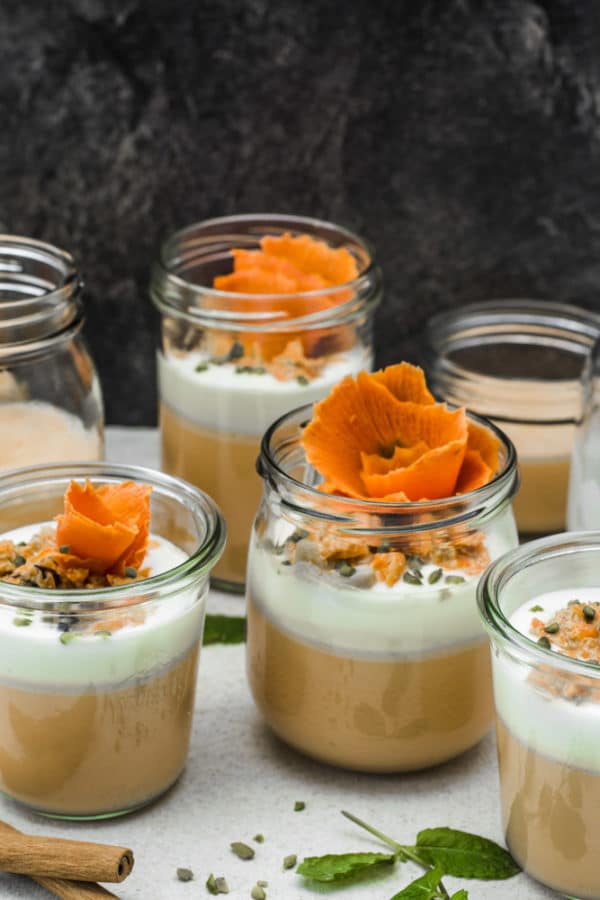 EIN LIEBLINGSREZEPT FÜR KOKOS KAROTTEN-PANNA COTTA MIT KAROTTEN-HALWA