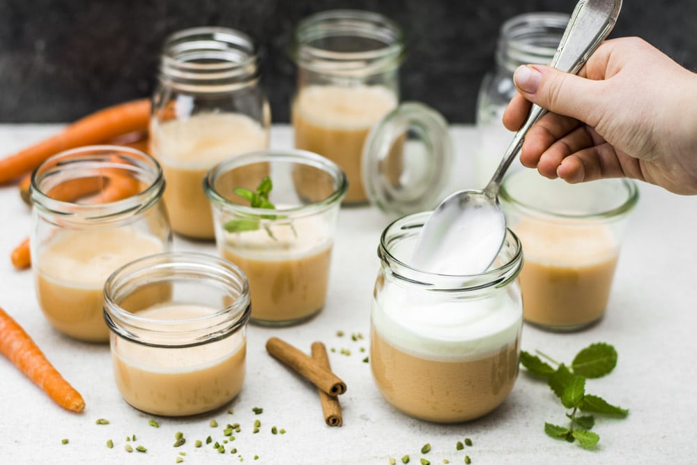 EIN LIEBLINGSREZEPT FÜR KOKOS KAROTTEN-PANNA COTTA MIT KAROTTEN-HALWA