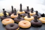 Mini-Donuts Schachbrett – perfekt für Partys