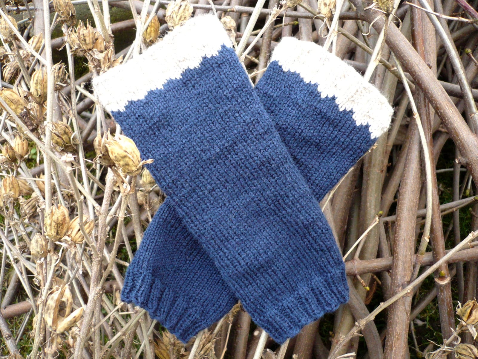 Zweifarbige Armstulpen stricken #addisockenwundercontest