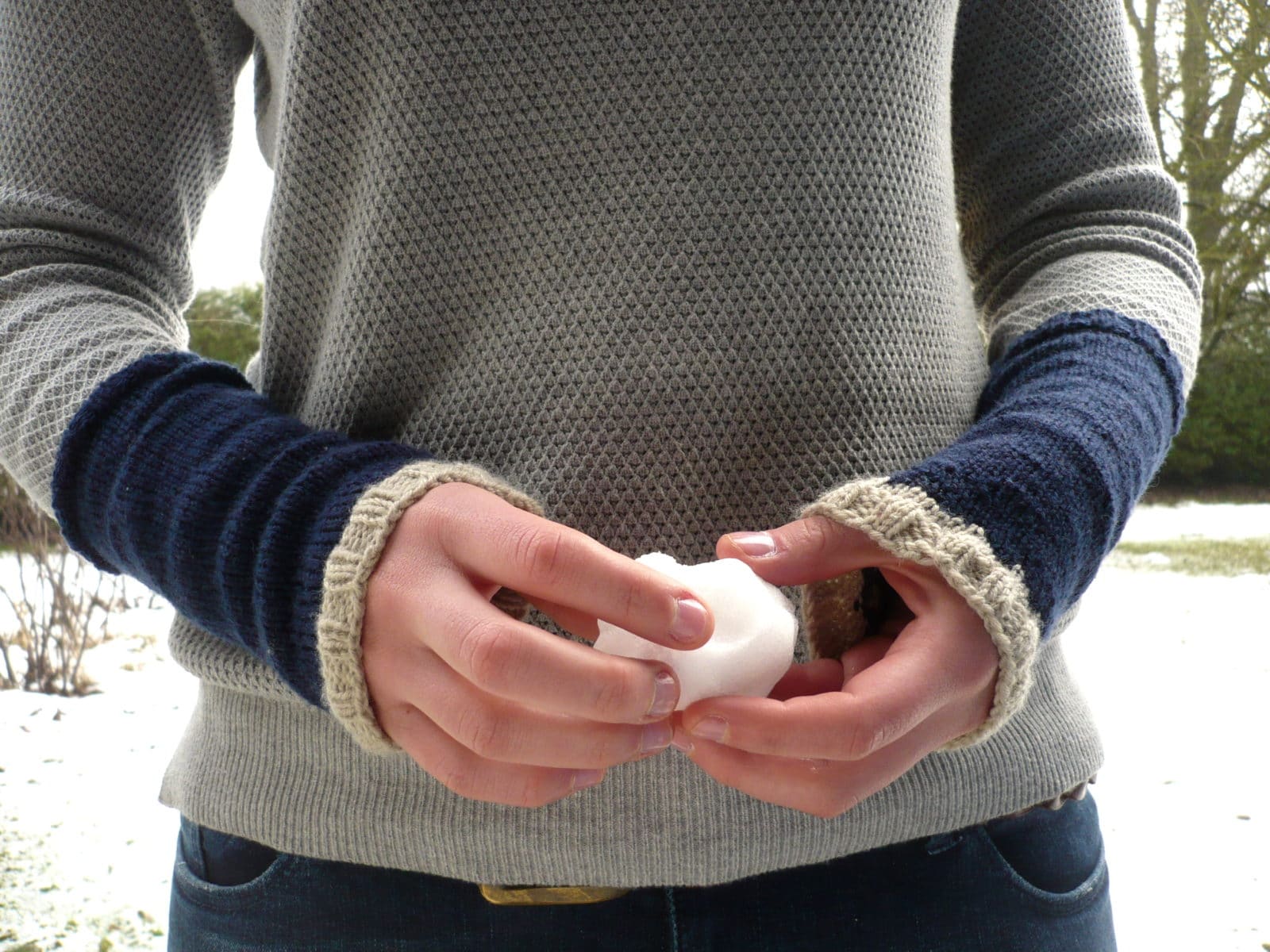Zweifarbige Armstulpen stricken #addisockenwundercontest