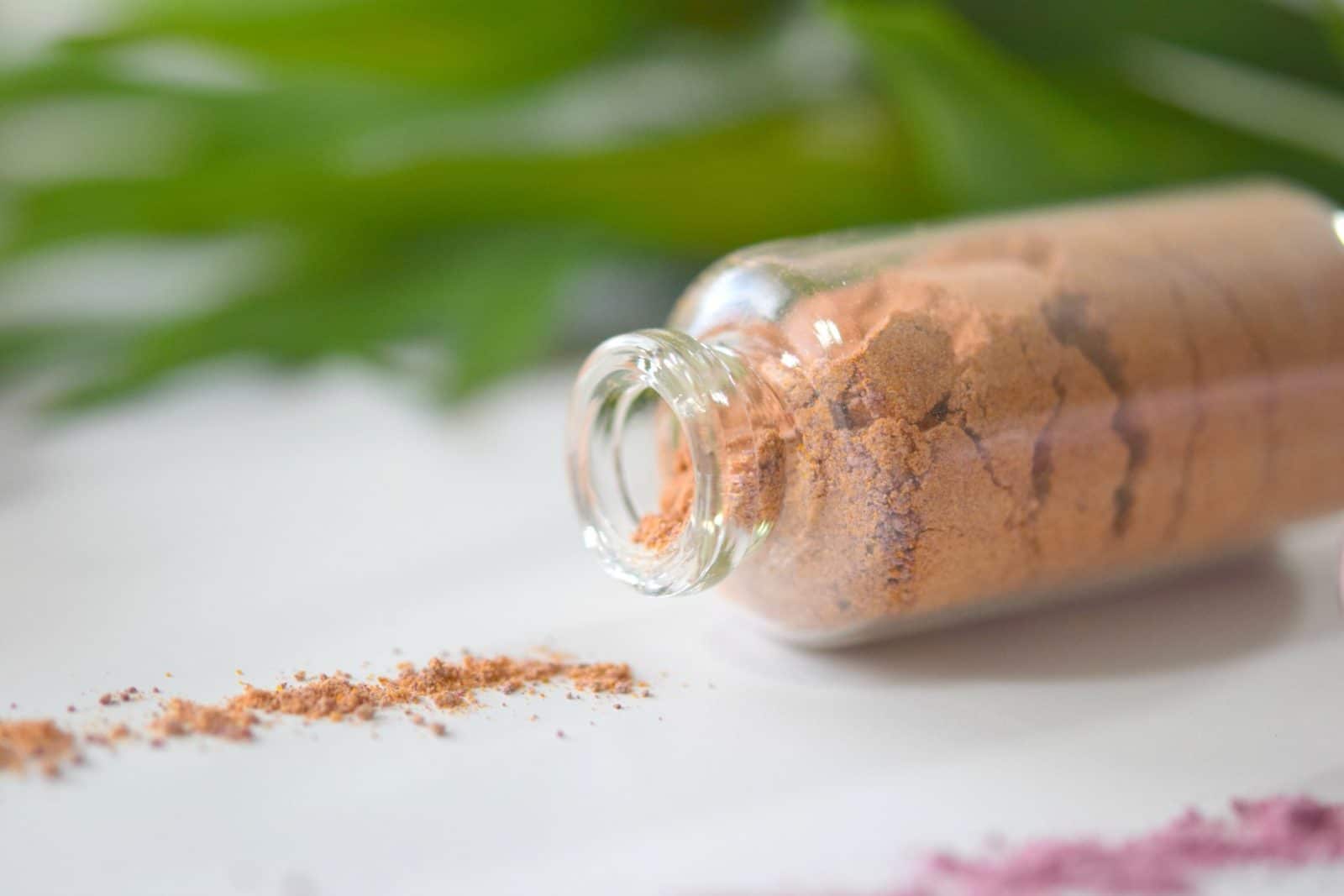 Veganes Rouge, dass sich deinem Hautton perfekt anpasst!