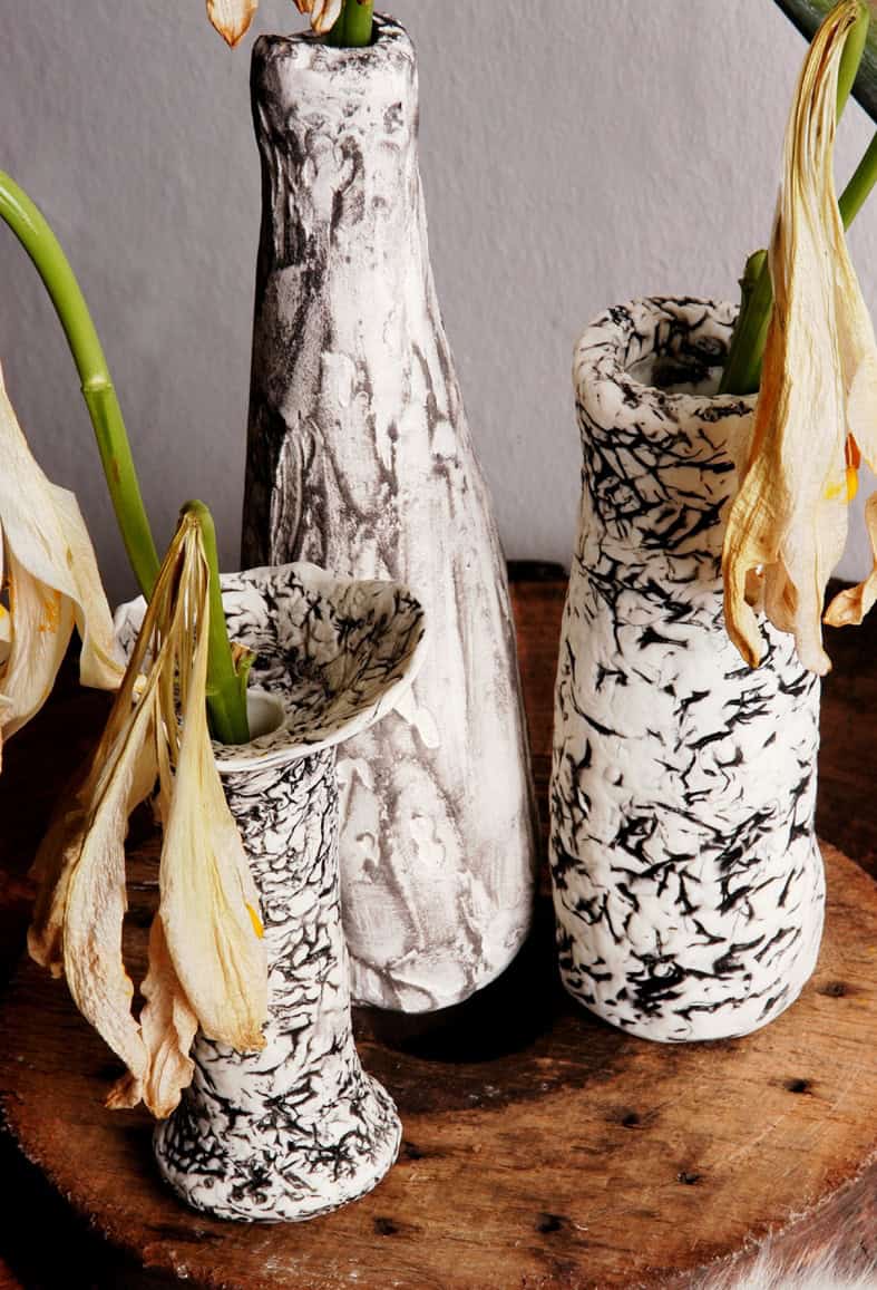 DIY-Upcycling-Strukturvasen mit Kaltporzellan