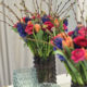 Frühlingsstrauß mit Ranunkeln, Tulpen und Hyazinthen