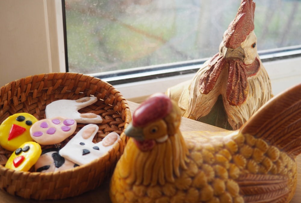 Piep Piep Piep: Osterbroschen aus Fimo