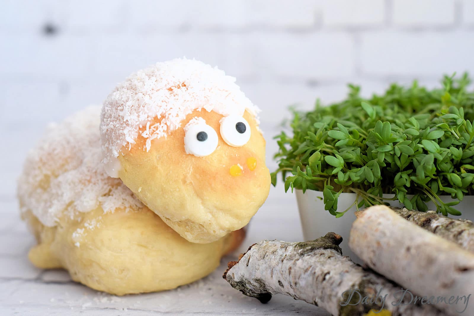 freches Osterlamm aus Hefeteig – perfekt für den Osterbrunch