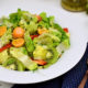 Fruchtiger Salat mit einem Kresse-Dressing