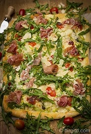 Frühlingspizza XXL - Spargel, Prosciutto & mehr auf No-Knead-Teig [Birgit D]