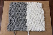 handgestrickte und gewebte Badematte