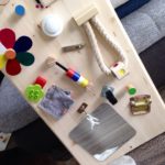 Beschäftigungsboard für Kleinkinder selberbauen