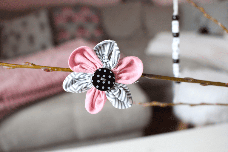 Buchstaben und Blüten – ein österliches DIY