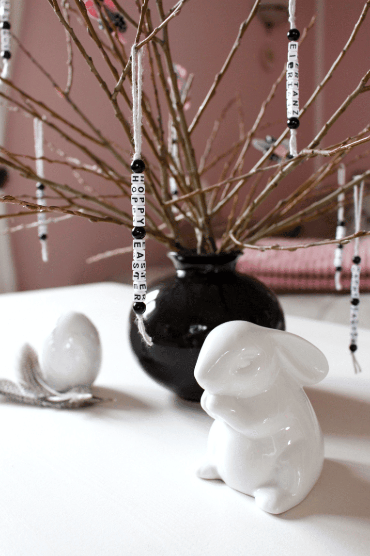Buchstaben und Blüten – ein österliches DIY