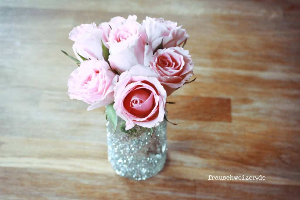DIY Anleitung: Glitzervase selber machen