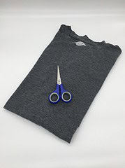 Ohne nähen – Tasche aus altem T Shirt selbst machen