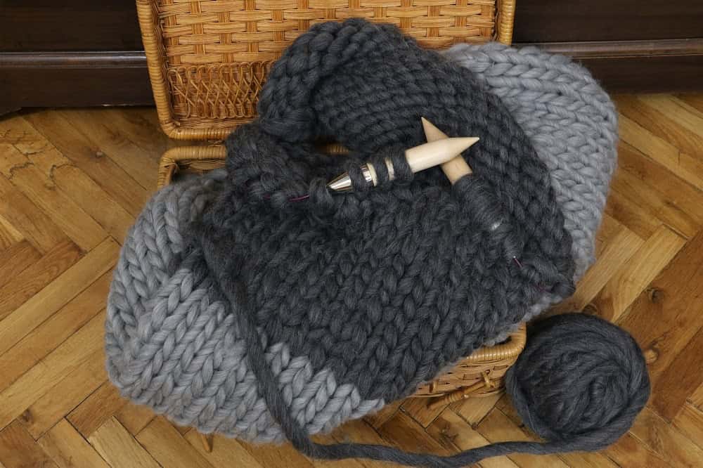 Megadecke – ein neuer Versuch mit Stricknadeln