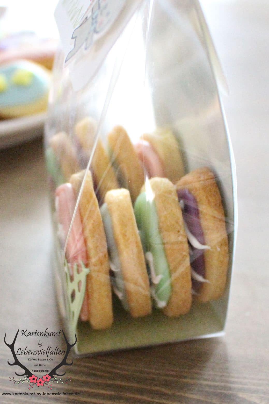 Plätzchenverpackung mit dem Produktpaket Osterkörbchen