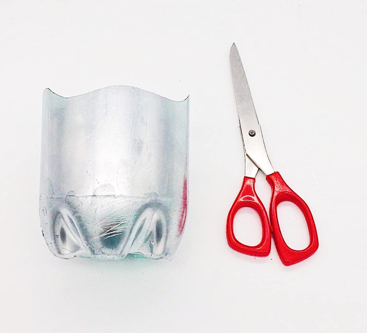 DIY Upcycling – PET Flasche als Nähkissen
