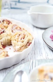 Erdbeer-Blätterteig-Schnecken