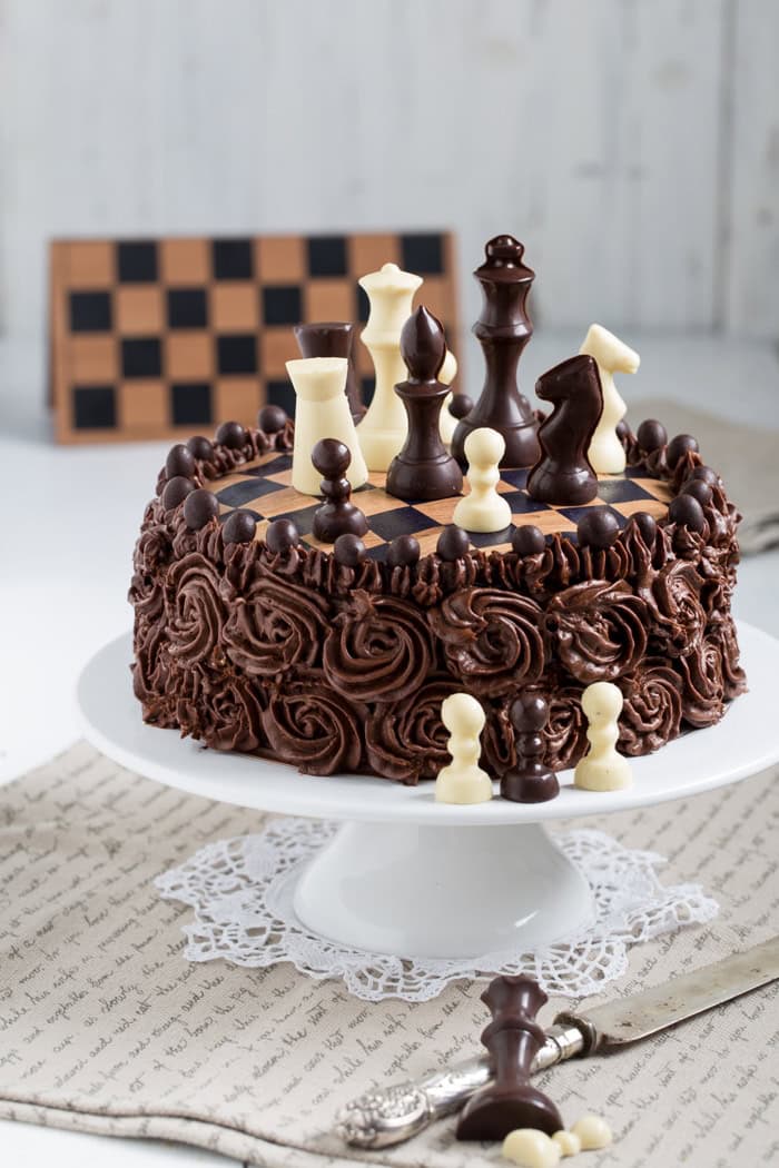 „Schokoladen-Schachbrett-Torte!“ [Spitzname: Schachertorte]
